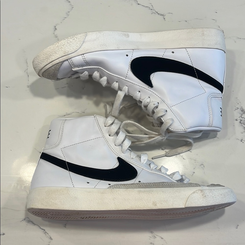 Women’s NIKE Blazer Mid 77’ High-Top Sneakers - Size: 8.5